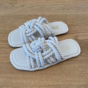 Zara tie knot sandals, cream size 6 never worn!